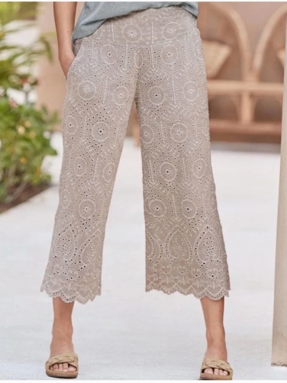 Sundance Menara Culotte wide leg eyelet cropped pants  Petite Small